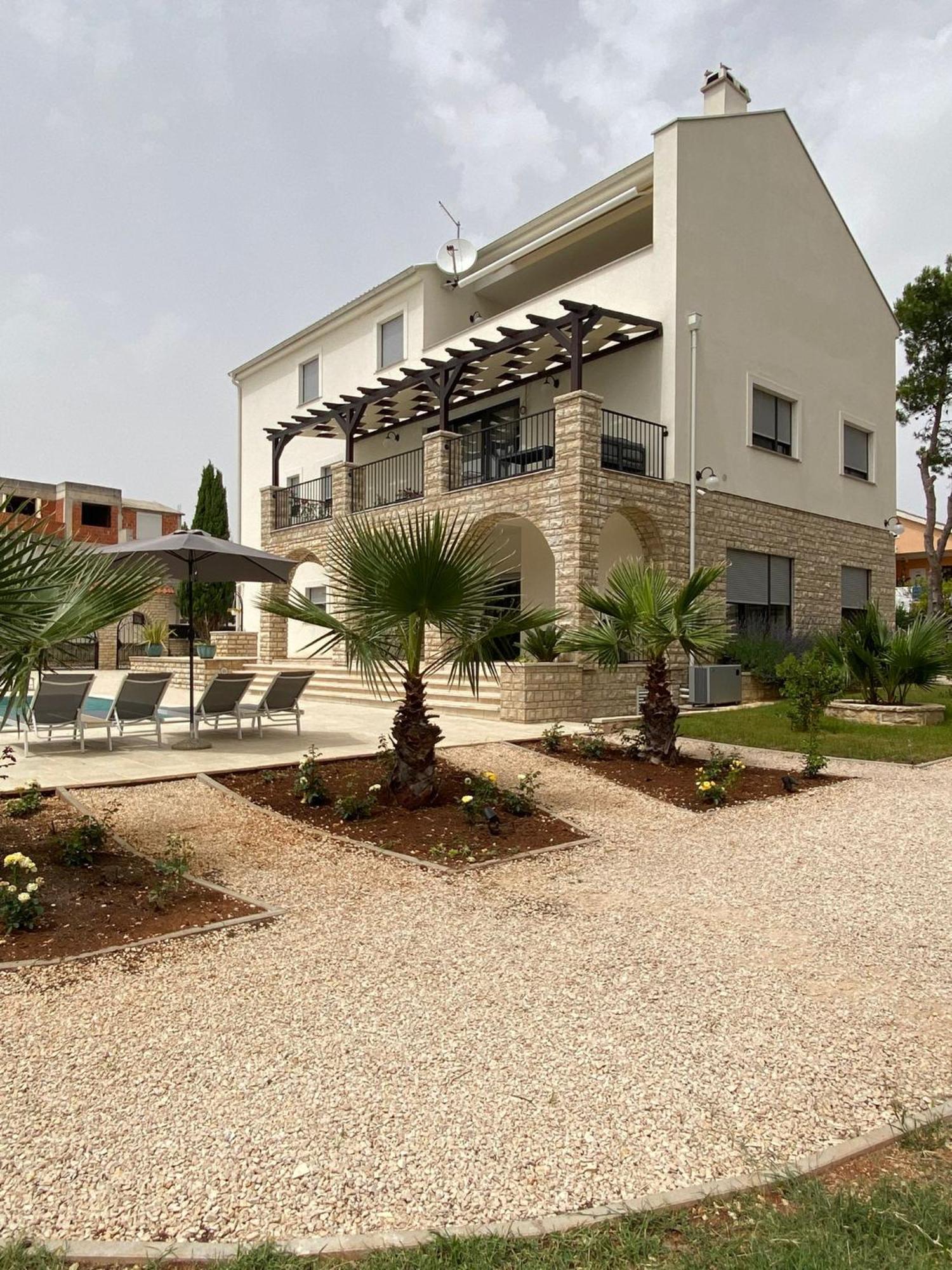 Villa Jalan 브르시 외부 사진